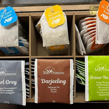 Blue Tropic Retreat リンツ