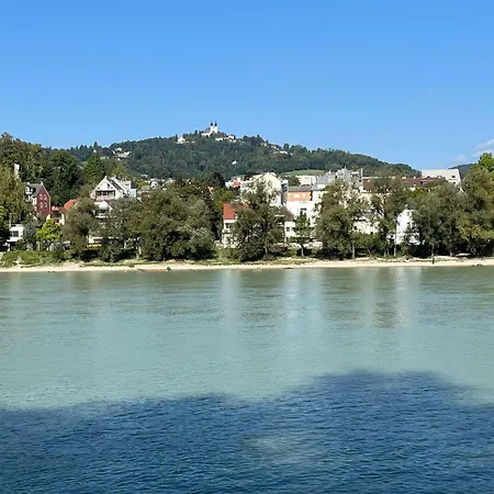 アパート Blue Tropic Retreat リンツ